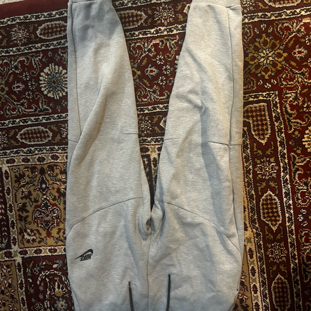 Nike Tech Fleece Gray Sweatpants